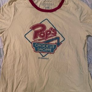 Riverdale graphic tee size large